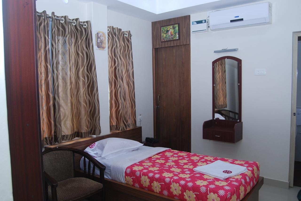 Chakraa Residency Hotel รามนาถปุรัม ภายนอก รูปภาพ